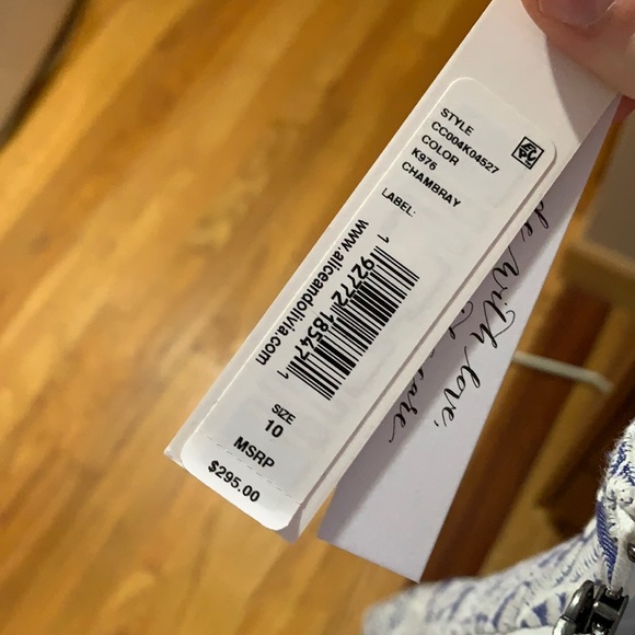 alice + olivia Honor Flutter Sleeve Tunic Dress - Picture 3 of 3